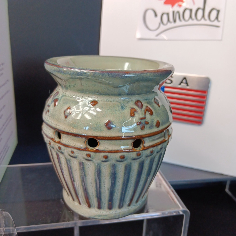 SCENTSY Warmer CHARLEMAGNE Plug-In Warmer Retired Blue/Brown Artisan/Used BOX CN - Picture 7 of 16
